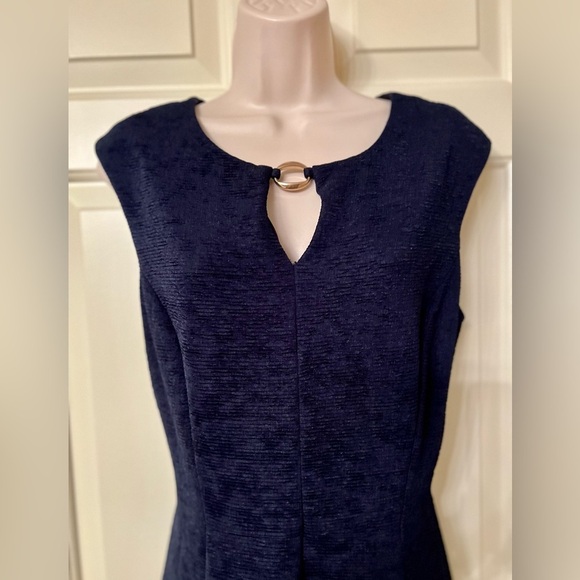 Size 12 NAVY BLUE KEYHOLE TEXTURED KNIT FIT & FLARE DRESS Day/Evening - Picture 3 of 11